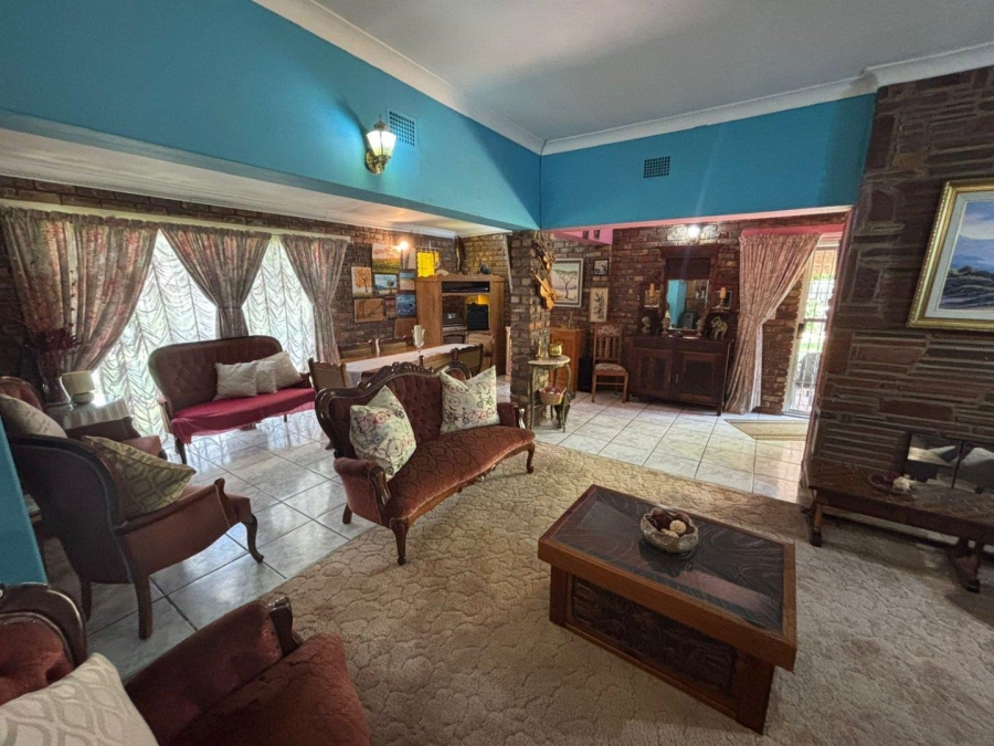 5 Bedroom Property for Sale in Parys Free State